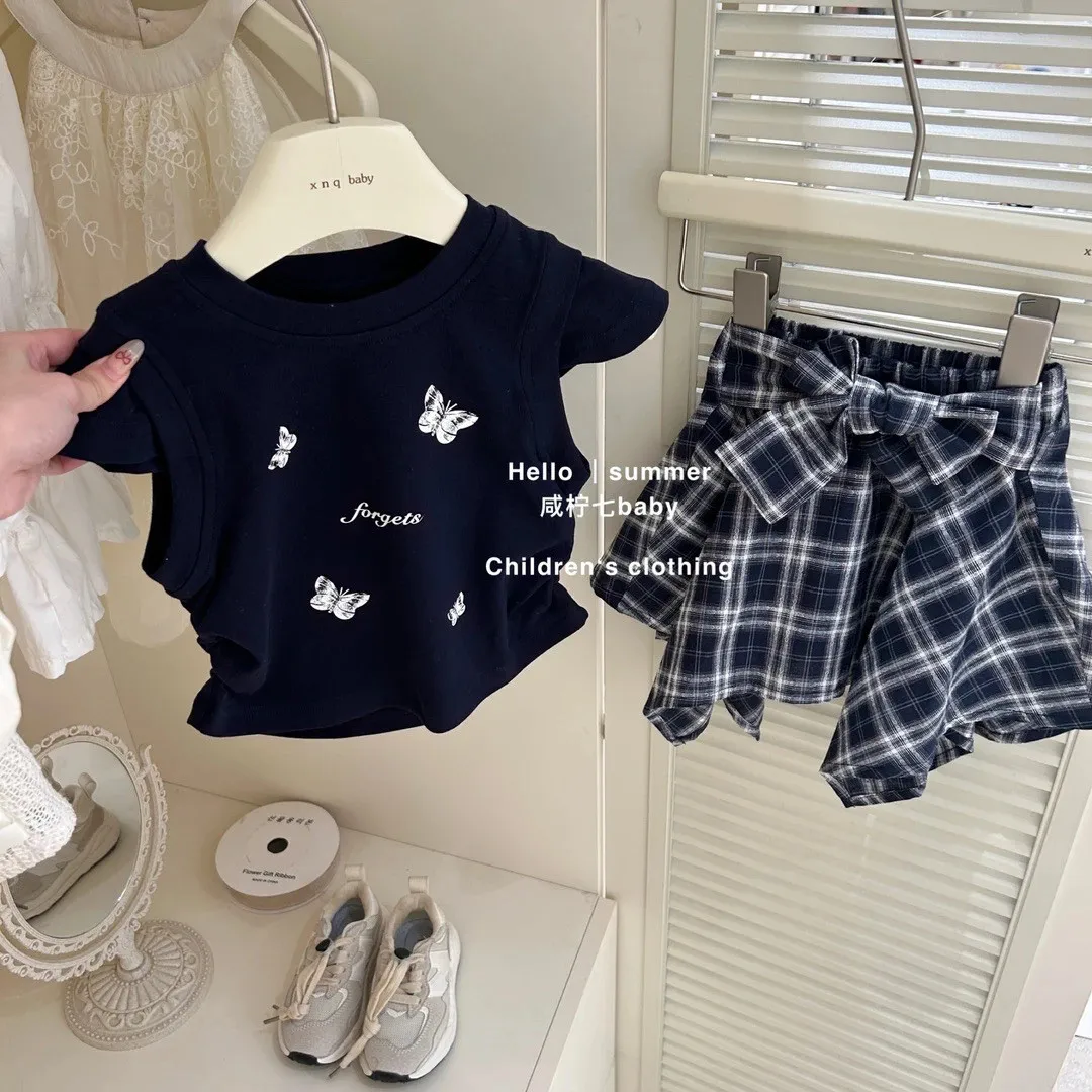 Girls Summer Short Sleeve Outfit 2026 New Trendy Korean Version T-shirt Plaid Skirt Pants Two-piece Set for Kids
Girls Summer Short Sleeve Outfit 2026 New Trendy Korean Version T-shirt Plaid Skirt Pants Two-piece Set for Kids