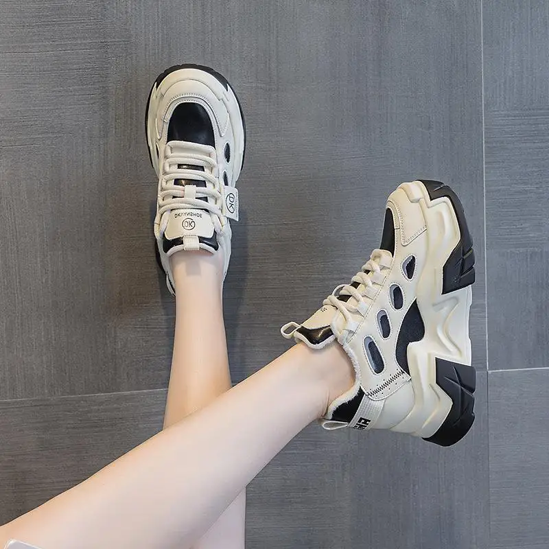 Casual Style Real Leather Dad Shoes Flatform for Short Women Versatile Comfortable Sports Shoes round Toe mid Heel PU Outsole
Casual Style Real Leather Dad Shoes Flatform for Short Women Versatile Comfortable Sports Shoes round Toe mid Heel PU Outsole