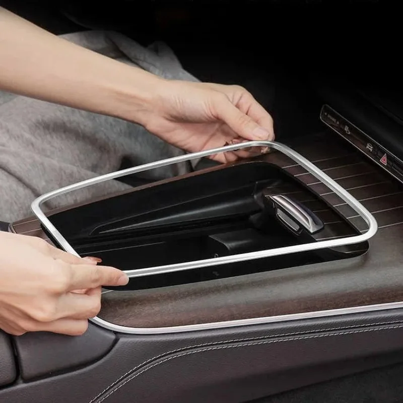 Для Mercedes E-Class E300L/E260L 2024-2025 Центральная накладка управления Задняя защита ящика для хранения Хромированная рамка панели с защитой от царапин
Для Mercedes E-Class E300L/E260L 2024-2025 Центральная накладка управления Задняя защита ящика для хранения Хромированная рамка панели с защитой от царапин