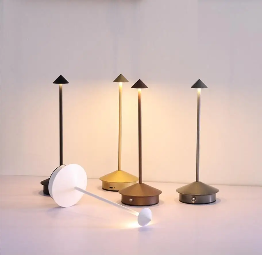 Cordless Table Lamp Portable LED Desk Lamp Mordern Rechargeable Nightstand Lamp in Aluminum Dimmable Table Light Indoor Outdoor
Cordless Table Lamp Portable LED Desk Lamp Mordern Rechargeable Nightstand Lamp in Aluminum Dimmable Table Light Indoor Outdoor