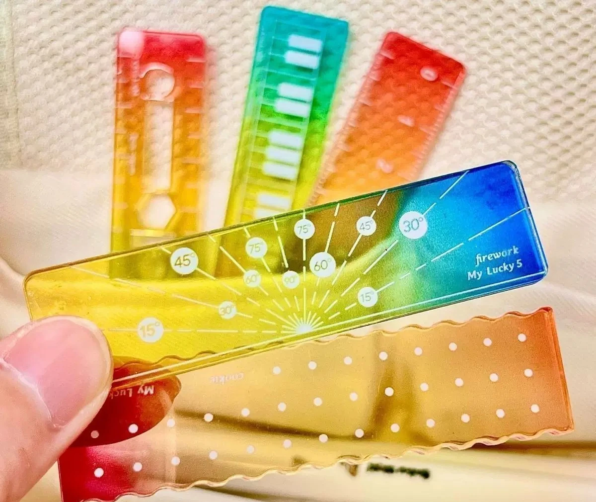 Colorful Cartoon Palm Ruler Mini Straight Ruler Student Journal Pocket Convenient Motorcycle Shell
Colorful Cartoon Palm Ruler Mini Straight Ruler Student Journal Pocket Convenient Motorcycle Shell