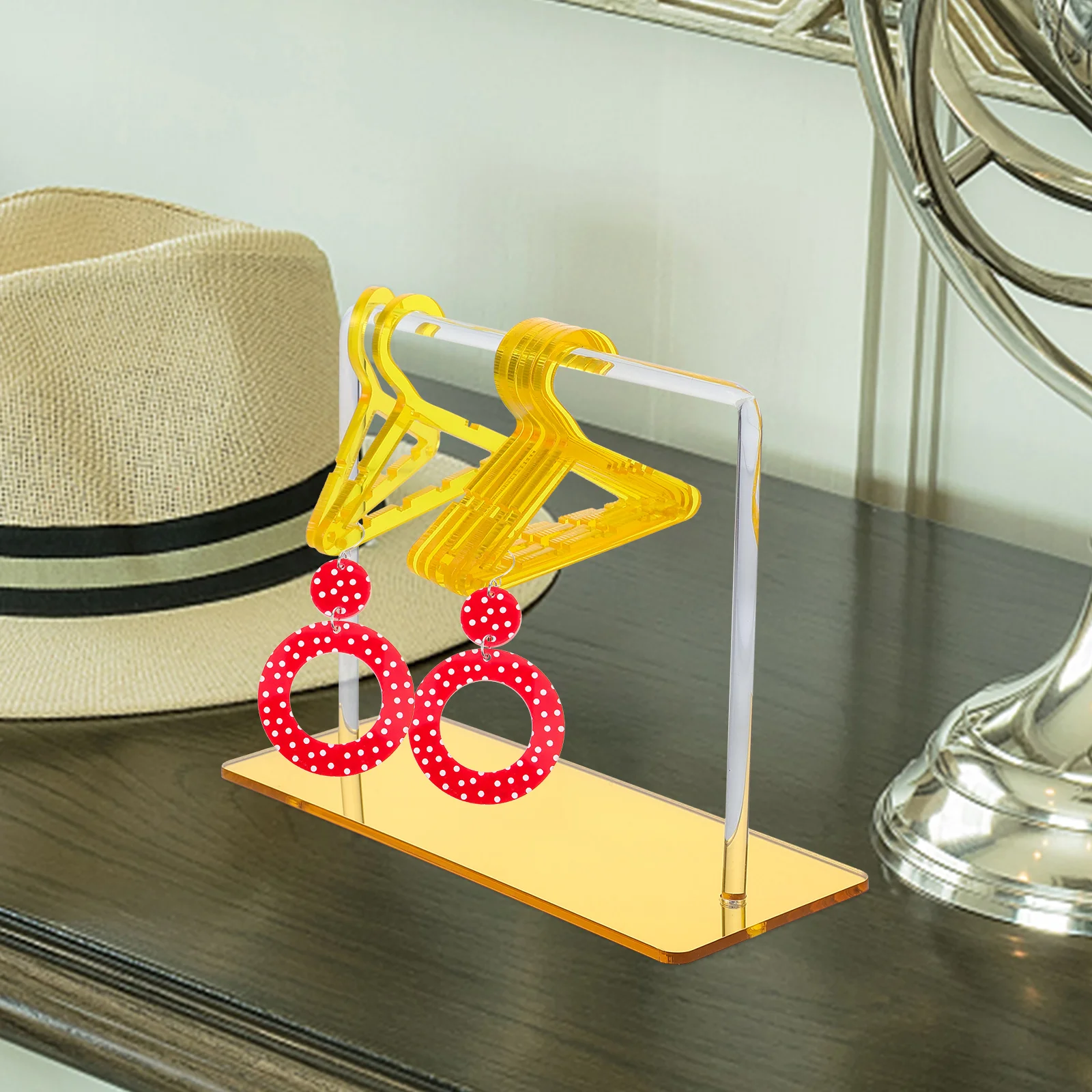 1 set Clothes Hanger Shape Jewelry Display Rack Acrylic Earring Holder Stand Organizer Necklace Storage Space Saving Desktop
1 set Clothes Hanger Shape Jewelry Display Rack Acrylic Earring Holder Stand Organizer Necklace Storage Space Saving Desktop