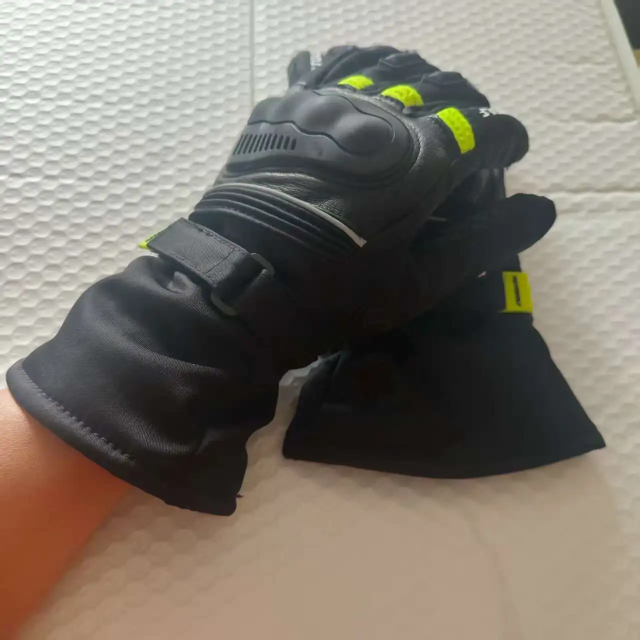 Motowolf зимние мотоциклетные термовелосипедные водонепроницаемые байкерские перчатки мужские флисовые ветрозащитные перчатки для мотокросса кожаное мотооборудование
Motowolf зимние мотоциклетные термовелосипедные водонепроницаемые байкерские перчатки мужские флисовые ветрозащитные перчатки для мотокросса кожаное мотооборудование