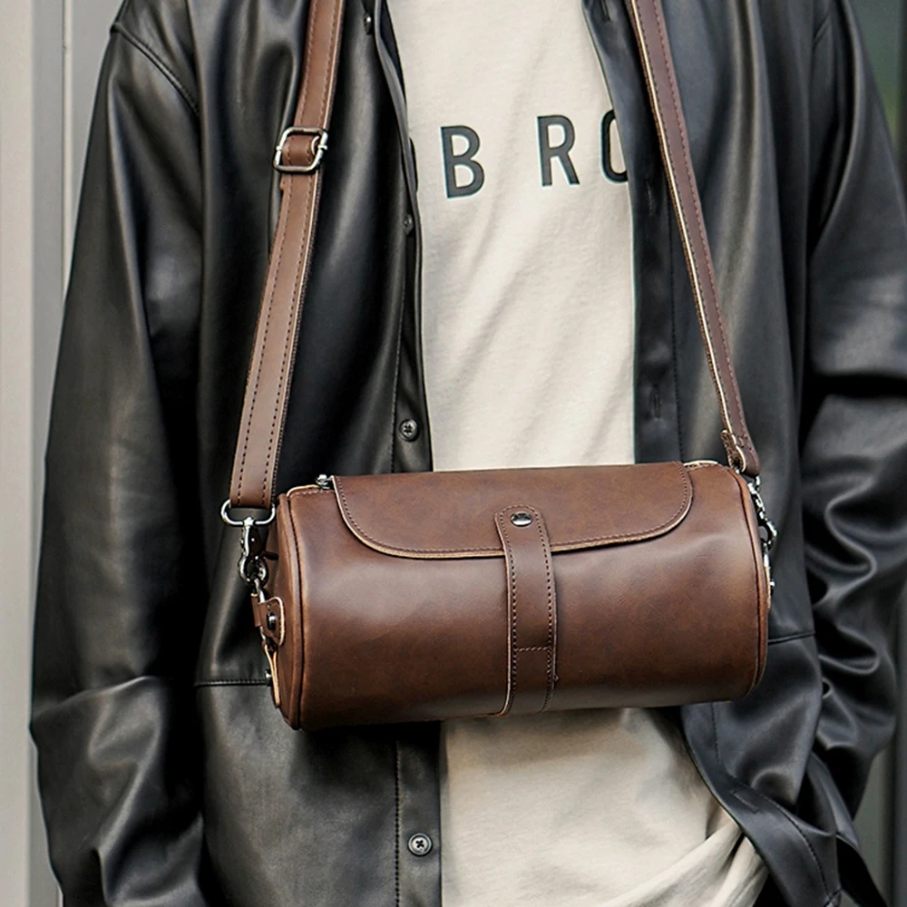 New brown men's cylindrical crossbody bag and retro single-shoulder bag Leather Messenger Bag Male Sling Bag sacoches hommes
New brown men's cylindrical crossbody bag and retro single-shoulder bag Leather Messenger Bag Male Sling Bag sacoches hommes