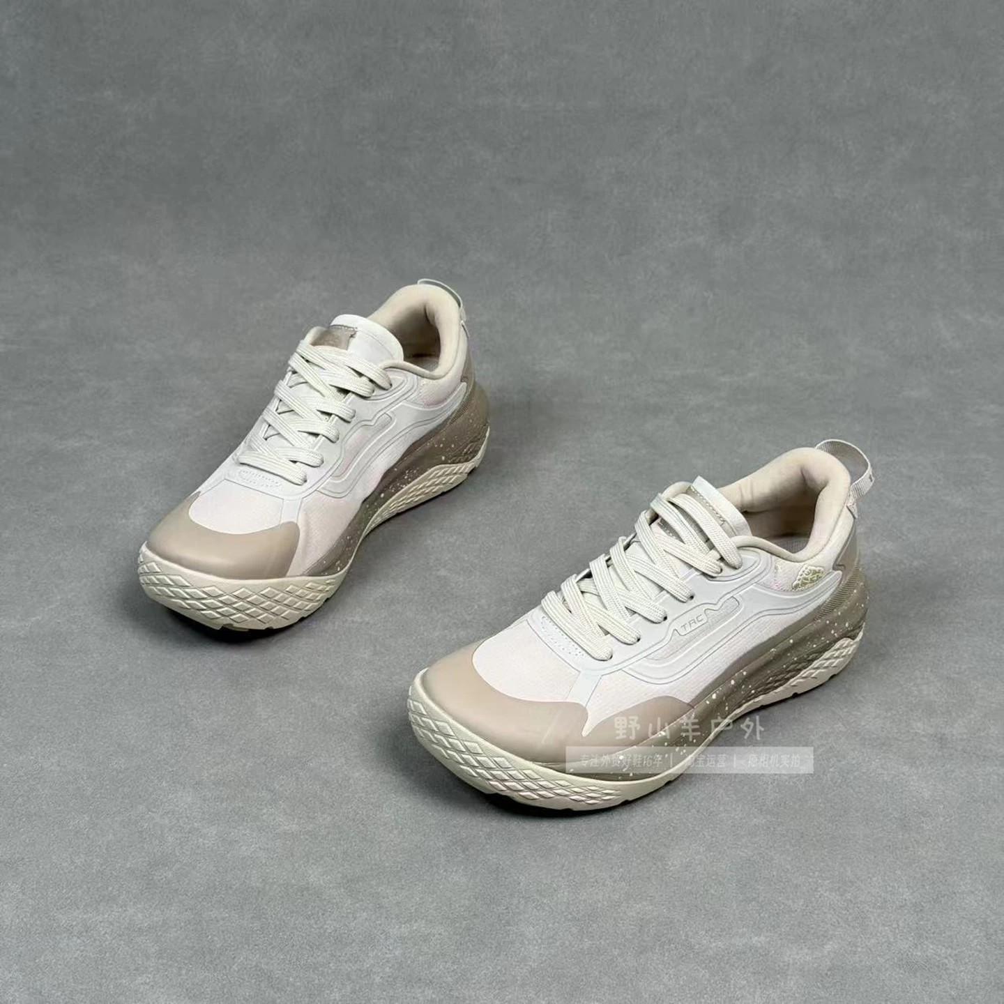 New Arrival Hot Seller Winter Unisex High-Quality Outdoor Anti-Slip Hiking Boots Exceptional Traction Walking Shoes Very Good
New Arrival Hot Seller Winter Unisex High-Quality Outdoor Anti-Slip Hiking Boots Exceptional Traction Walking Shoes Very Good