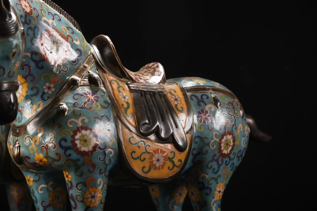 16"Xizang Folk Collection Old Bronze Cloisonne Enamel Flower Texture Tang Ma Amass Wealth Horse Statue A Pair Ornaments
16"Xizang Folk Collection Old Bronze Cloisonne Enamel Flower Texture Tang Ma Amass Wealth Horse Statue A Pair Ornaments