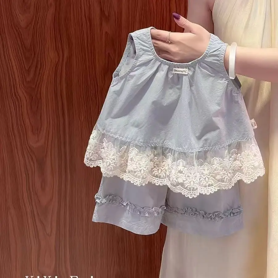 2026 New Summer Girls Lace Trim Sleeveless Top Wide Leg Pants Casual 2Pcs Outfit for 80-110cm
2026 New Summer Girls Lace Trim Sleeveless Top Wide Leg Pants Casual 2Pcs Outfit for 80-110cm