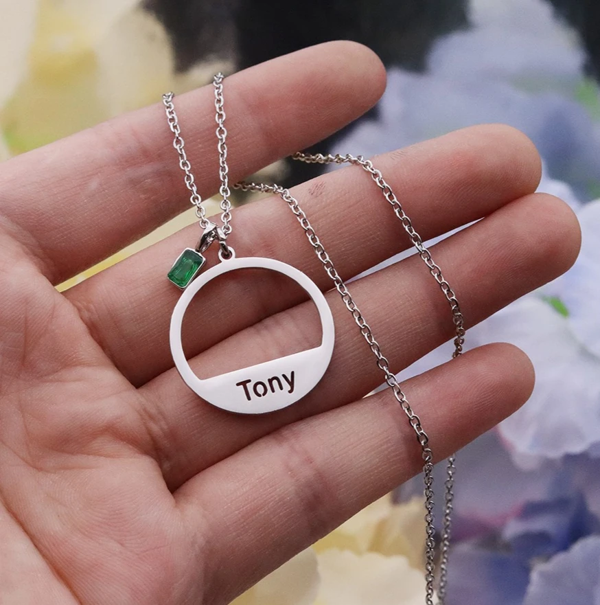 Exquisite Personalized Nameplate Necklace for Women No Fade Stainless Steel Round Chain Jewelry with Green Zircon Custom Gifts
Exquisite Personalized Nameplate Necklace for Women No Fade Stainless Steel Round Chain Jewelry with Green Zircon Custom Gifts