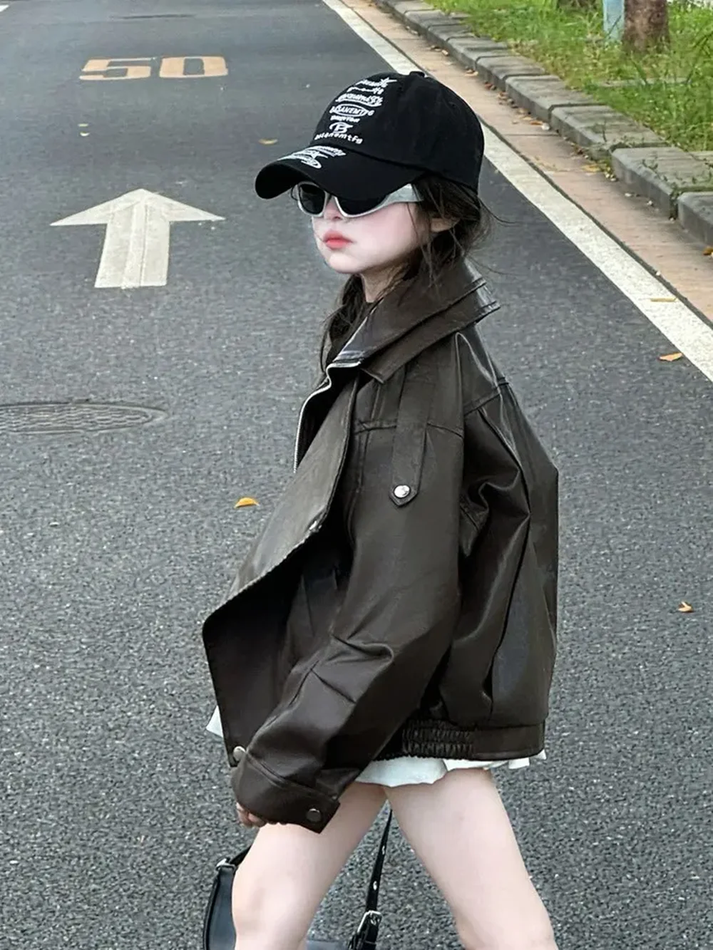 Spring Autumn Children's Leather Jacket 2026 New Style Girls Fashionable Casual Coat Stylish Kids Outerwear
Spring Autumn Children's Leather Jacket 2026 New Style Girls Fashionable Casual Coat Stylish Kids Outerwear