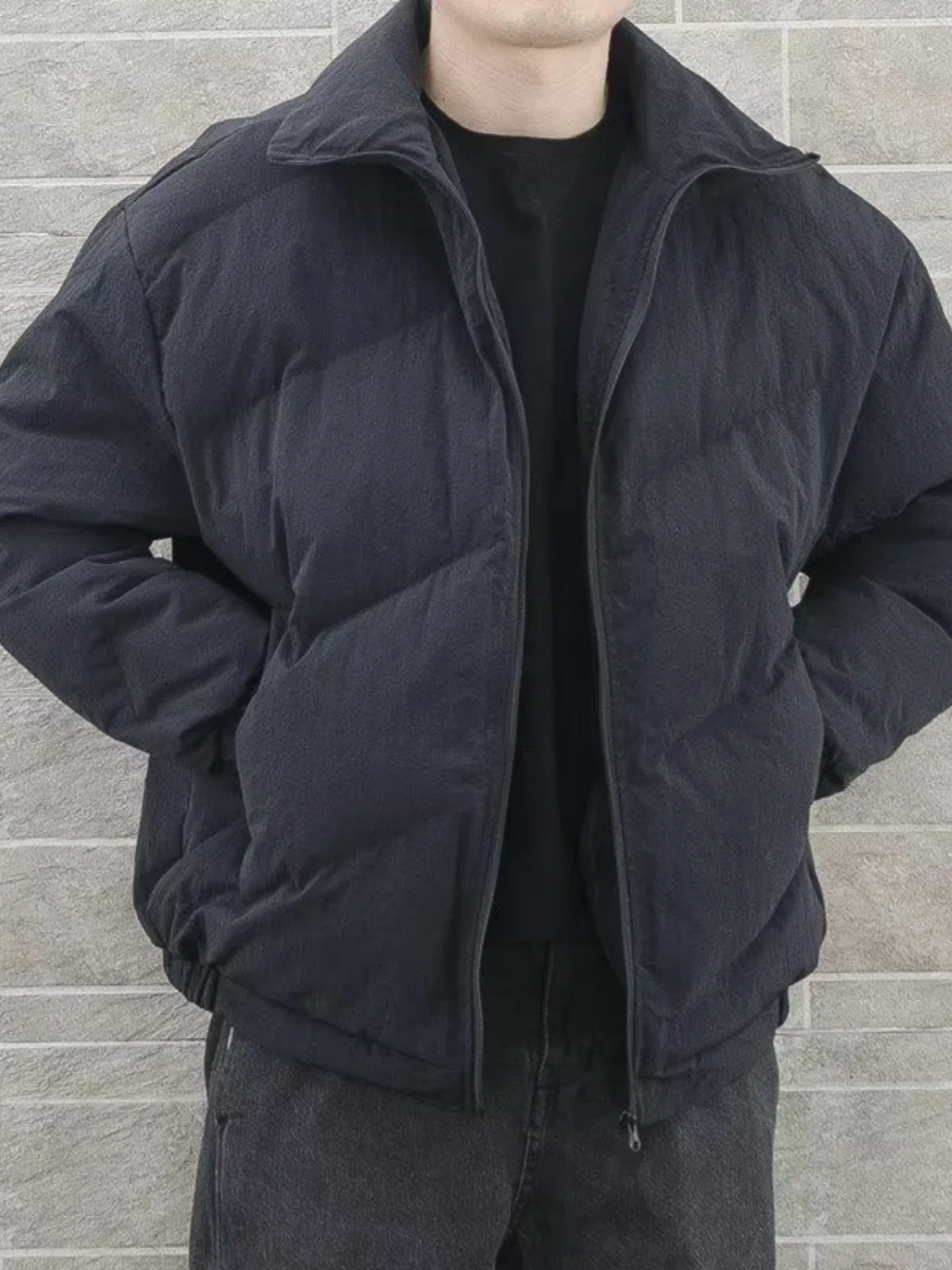 Корейская зимняя свободная куртка из утолщенного хлопка, мужская модная верхняя одежда с воротником-бомбером, осенняя одежда для танцев
Корейская зимняя свободная куртка из утолщенного хлопка, мужская модная верхняя одежда с воротником-бомбером, осенняя одежда для танцев