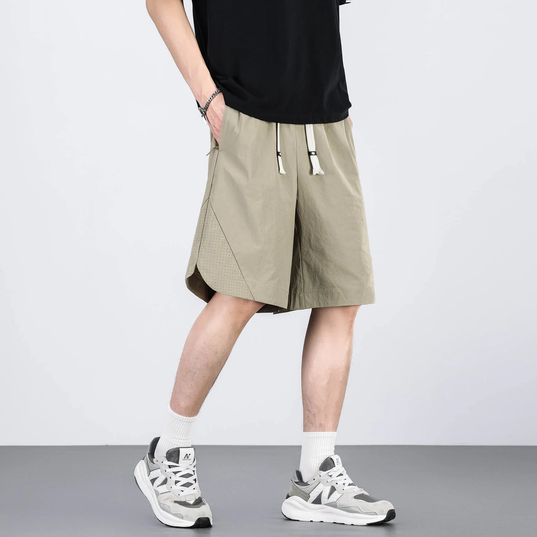2026 Summer Brand Men's Loose Casual Sports Lightweight Stretch Shorts Thin Breathable Drawstring Elastic Waist Cargo Shorts
2026 Summer Brand Men's Loose Casual Sports Lightweight Stretch Shorts Thin Breathable Drawstring Elastic Waist Cargo Shorts