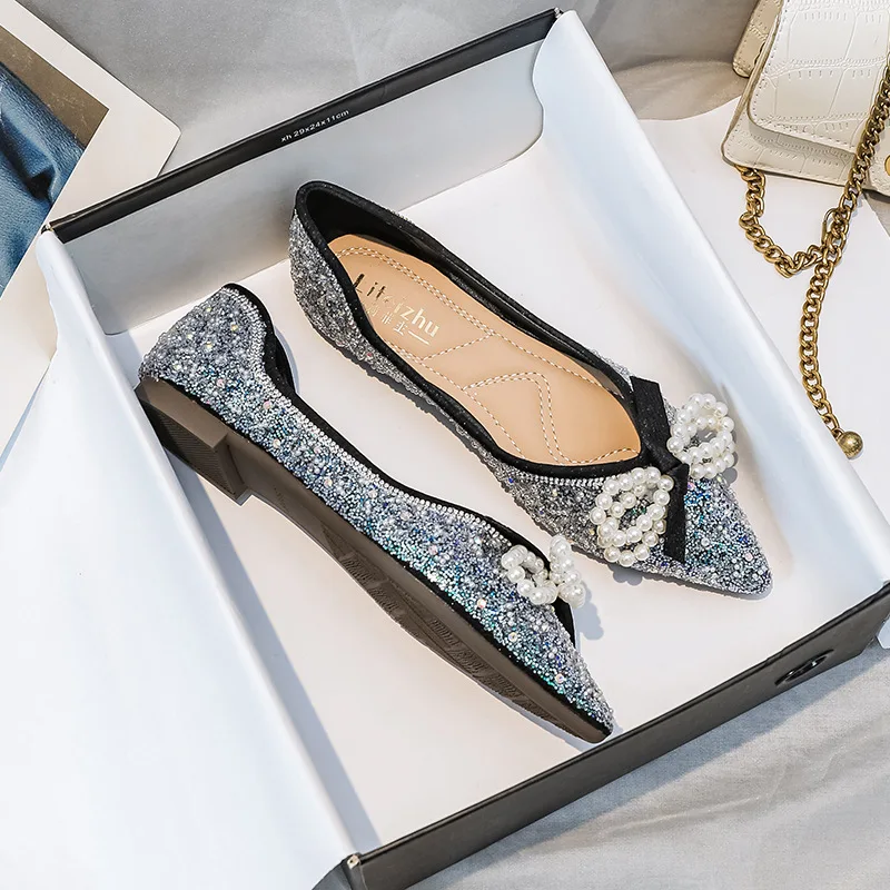 Large Size Flat Shoes Ladies Flats Rhinestone Pearl Design Butterfly Knot Woman Flat Shoes Size 35-43 Big Size Women Footwear
Large Size Flat Shoes Ladies Flats Rhinestone Pearl Design Butterfly Knot Woman Flat Shoes Size 35-43 Big Size Women Footwear