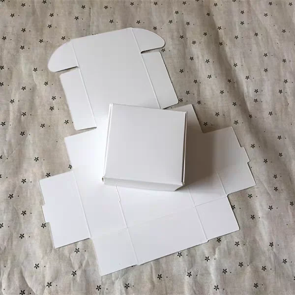 30 Pack Kraft Paper Box,White Paper Gift Packaging Box With Lid Soap Box Foldable Cardboard Earring Ring Jewelry Favor Treat Box
30 Pack Kraft Paper Box,White Paper Gift Packaging Box With Lid Soap Box Foldable Cardboard Earring Ring Jewelry Favor Treat Box