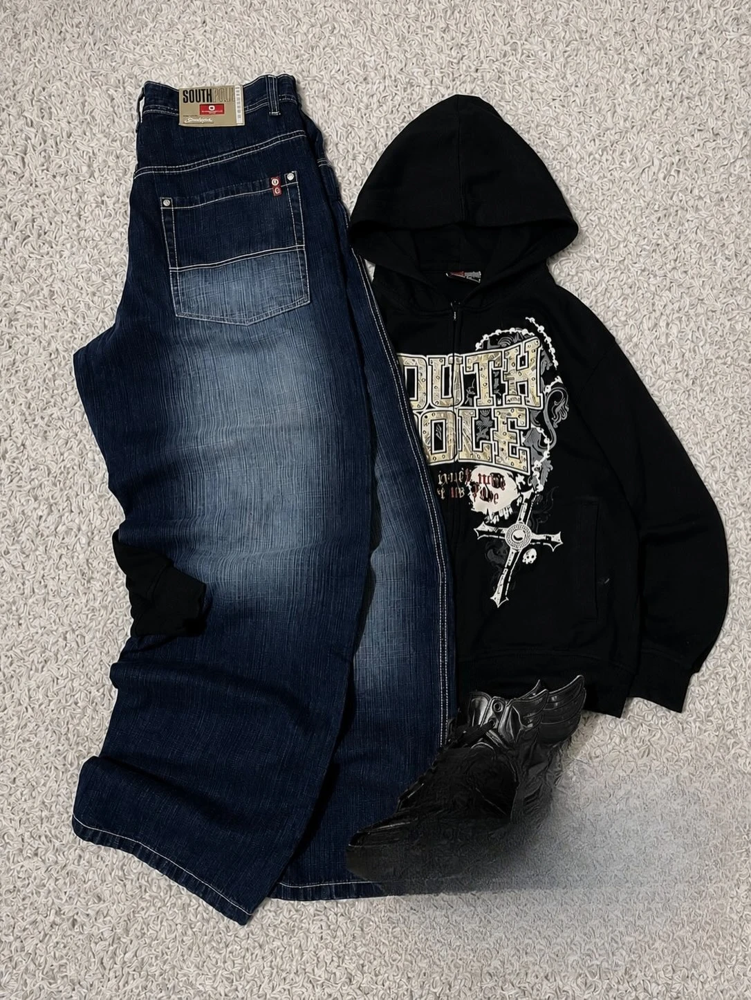 Y2K New Retro Blue Gothic Fashion Washed Old Casual Jeans Men Streetwear Vintage Popular High Waist Baggy Wide-leg Pants
Y2K New Retro Blue Gothic Fashion Washed Old Casual Jeans Men Streetwear Vintage Popular High Waist Baggy Wide-leg Pants