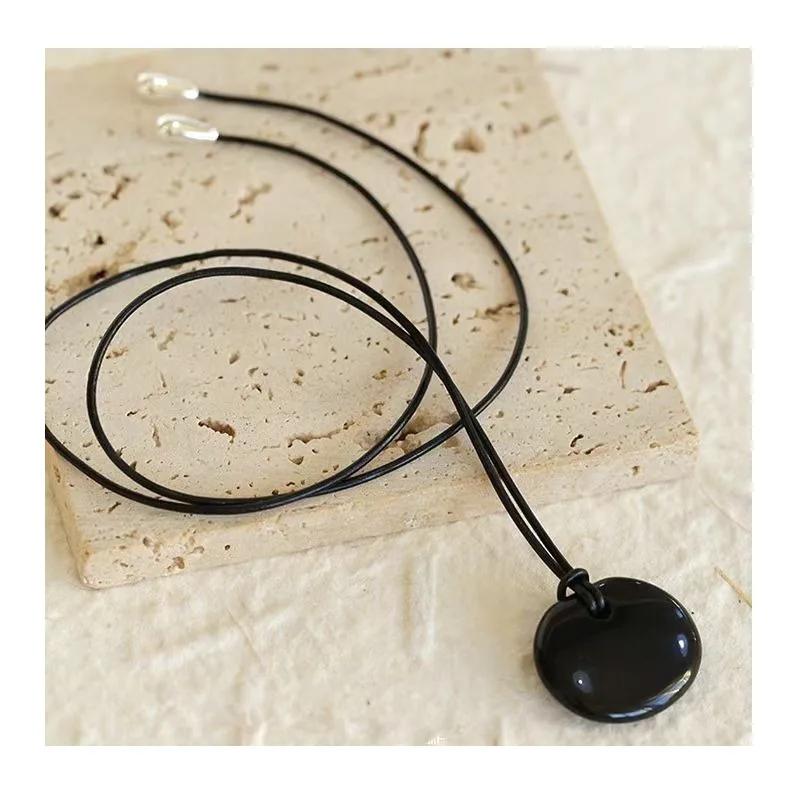New Agate Safety Buckle Pendant Necklace Light Luxury High-end Item Jewelry Sweater Chain Accessories Collarbone Chain Jewelry W
New Agate Safety Buckle Pendant Necklace Light Luxury High-end Item Jewelry Sweater Chain Accessories Collarbone Chain Jewelry W