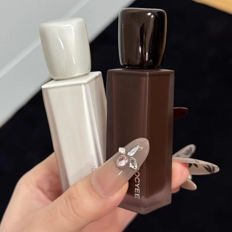 Joocyee Marshmallow Lip Glaze Velvet Lip Cream,Lightweight Matte Mousse,Hydrating Long-Wear Lipstick,Smooth Blurred Finish
Joocyee Marshmallow Lip Glaze Velvet Lip Cream,Lightweight Matte Mousse,Hydrating Long-Wear Lipstick,Smooth Blurred Finish