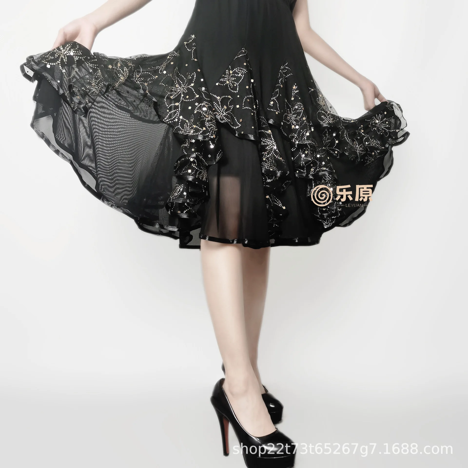 New Sequin Square Dance Skirt Ballroom Dance Performance Big Swing Skirt Half Skirt Latin Dance Skirt Dance Practice Outfit
New Sequin Square Dance Skirt Ballroom Dance Performance Big Swing Skirt Half Skirt Latin Dance Skirt Dance Practice Outfit