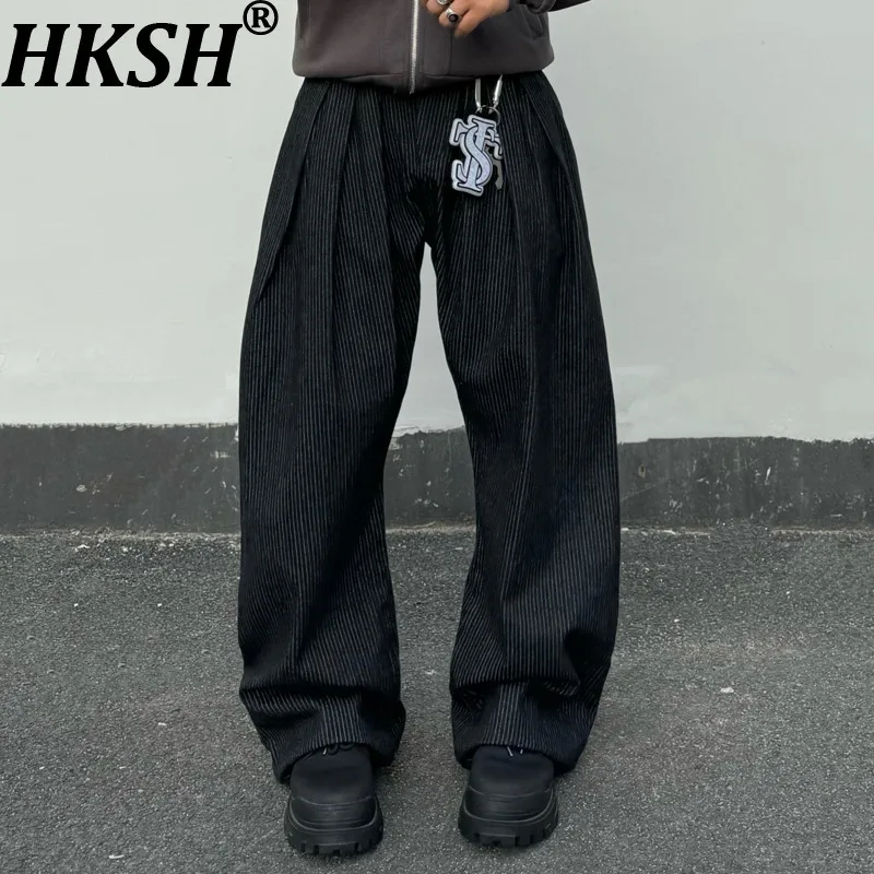HKSH Spring Autumn New Men American Ins Striped Pleated A-Line Jeans Cleanfit Loose Wide-Leg Suit-Pants Chic Ins Korean HK14567
HKSH Spring Autumn New Men American Ins Striped Pleated A-Line Jeans Cleanfit Loose Wide-Leg Suit-Pants Chic Ins Korean HK14567