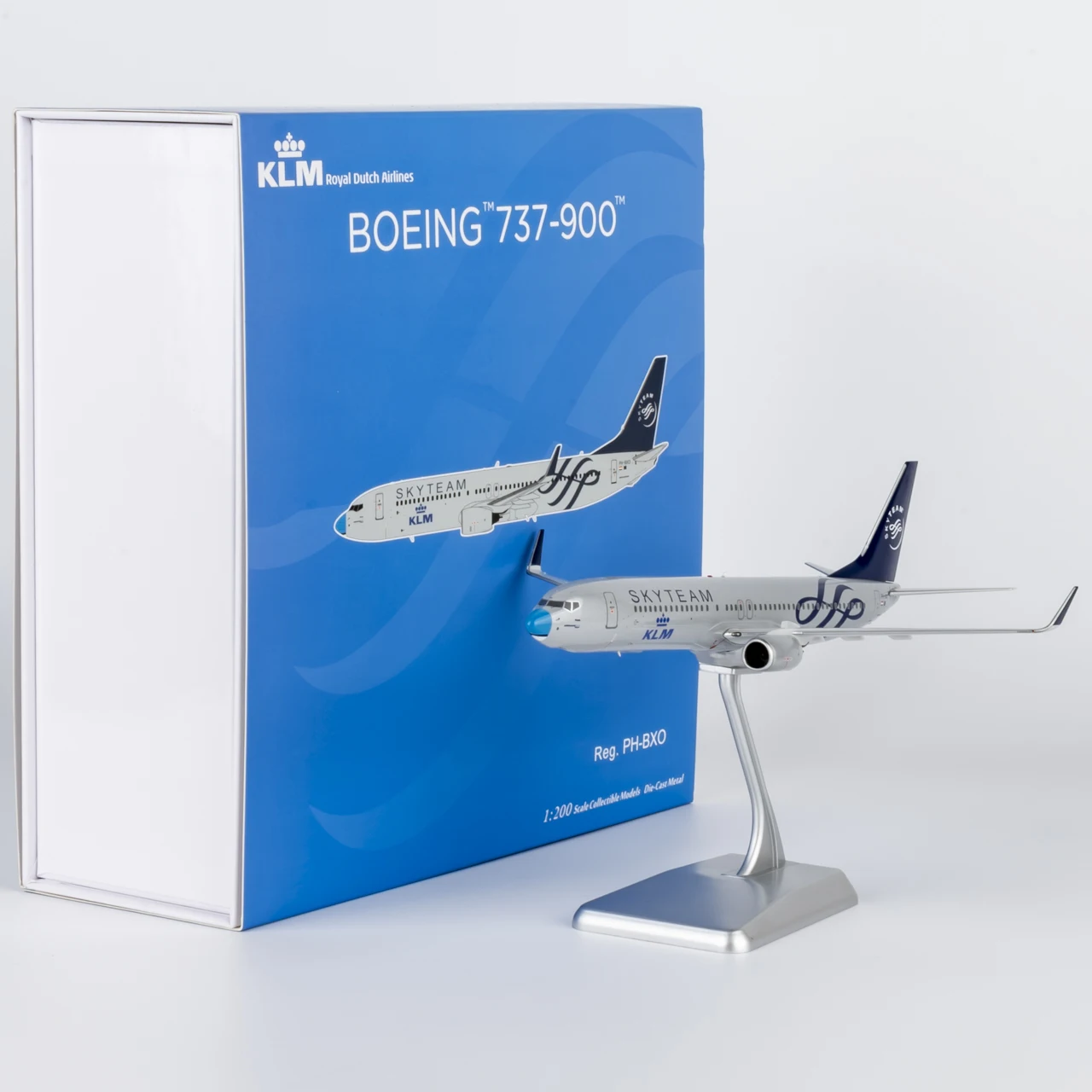 09005 Alloy Collectible Plane Gift NG Model 1:200 KLM "Blue Nose" Boeing B737-900ER Diecast Aircraft Jet Model PH-BXO
09005 Alloy Collectible Plane Gift NG Model 1:200 KLM "Blue Nose" Boeing B737-900ER Diecast Aircraft Jet Model PH-BXO