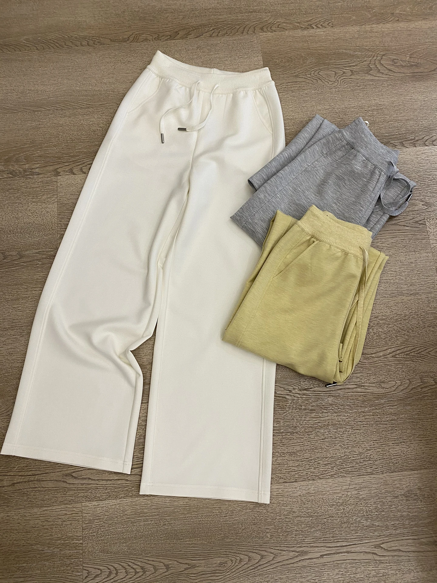 High Waist Knitted Wool Wide Leg Pants Women's Drapey Drawstring Straight Leg Sporty Floor-Length Trousers Casual Pants
High Waist Knitted Wool Wide Leg Pants Women's Drapey Drawstring Straight Leg Sporty Floor-Length Trousers Casual Pants