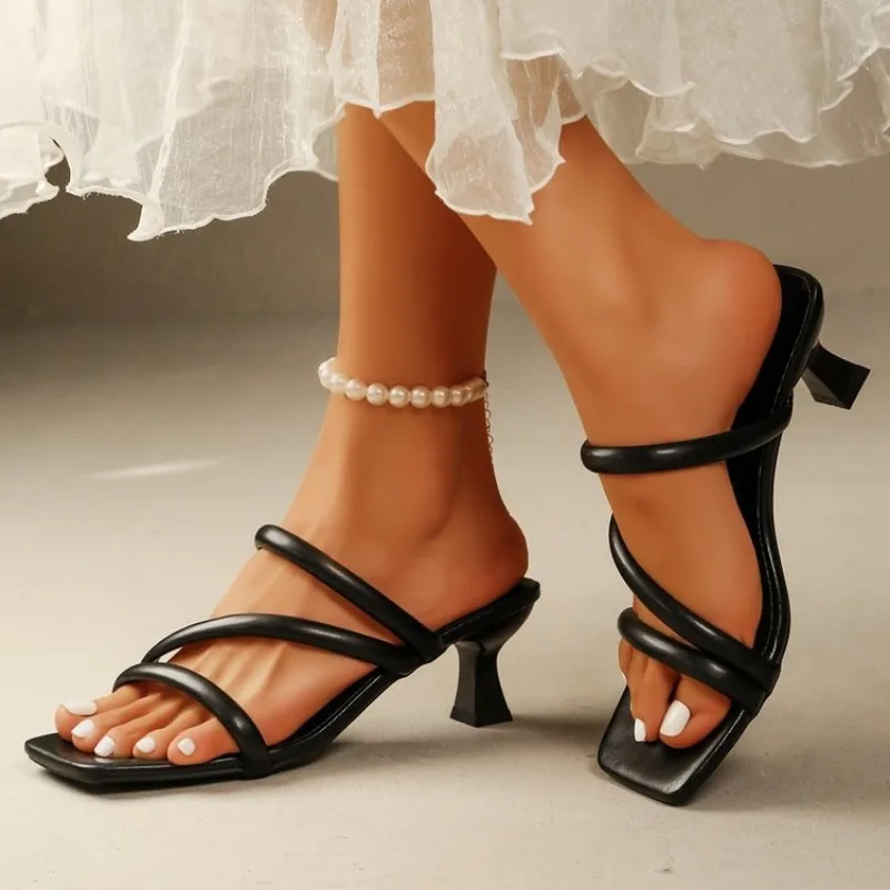 2026 Summer New Series High Heel Leaky Toe Women's Slippers Fashionable Comfortable Versatile Lightweight Women's Slippers
2026 Summer New Series High Heel Leaky Toe Women's Slippers Fashionable Comfortable Versatile Lightweight Women's Slippers