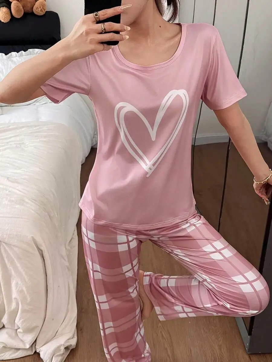 Pink Heart Print Plaid Sleepwear Set Women Short Sleeve Top And Pants
Pink Heart Print Plaid Sleepwear Set Women Short Sleeve Top And Pants