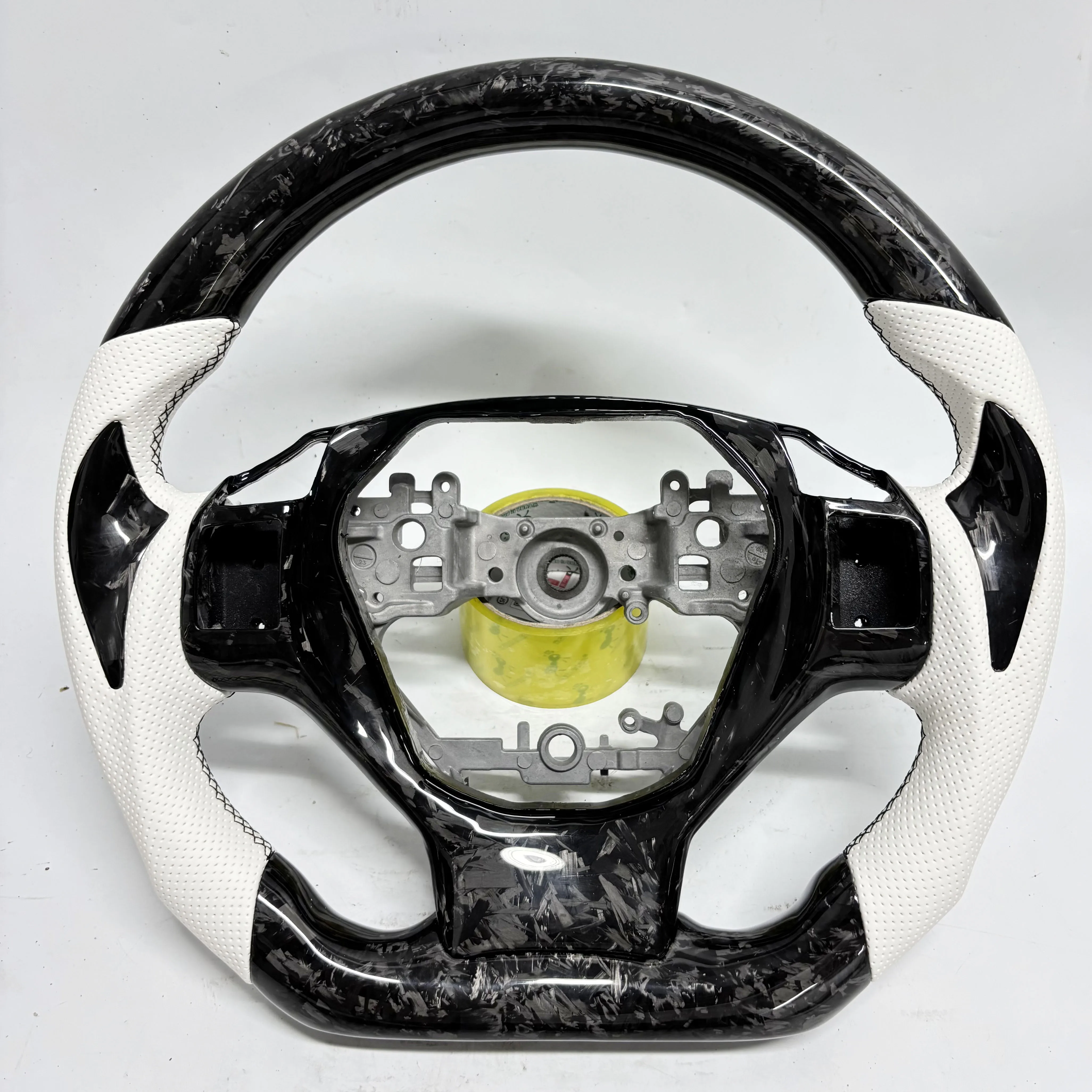 Руль из настоящего углеродного волокна для Lexus IS250 IS350 GS F NX RC
Руль из настоящего углеродного волокна для Lexus IS250 IS350 GS F NX RC