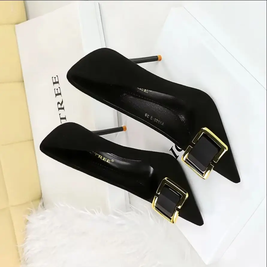 BIGTREE/женские свадебные реплики-лодочки на высоком каблуке 9 см, женские роскошные дизайнерские туфли на высоком каблуке с металлической квадратной пряжкой, туфли на шпильке для выпускного вечера
BIGTREE/женские свадебные реплики-лодочки на высоком каблуке 9 см, женские роскошные дизайнерские туфли на высоком каблуке с металлической квадратной пряжкой, туфли на шпильке для выпускного вечера