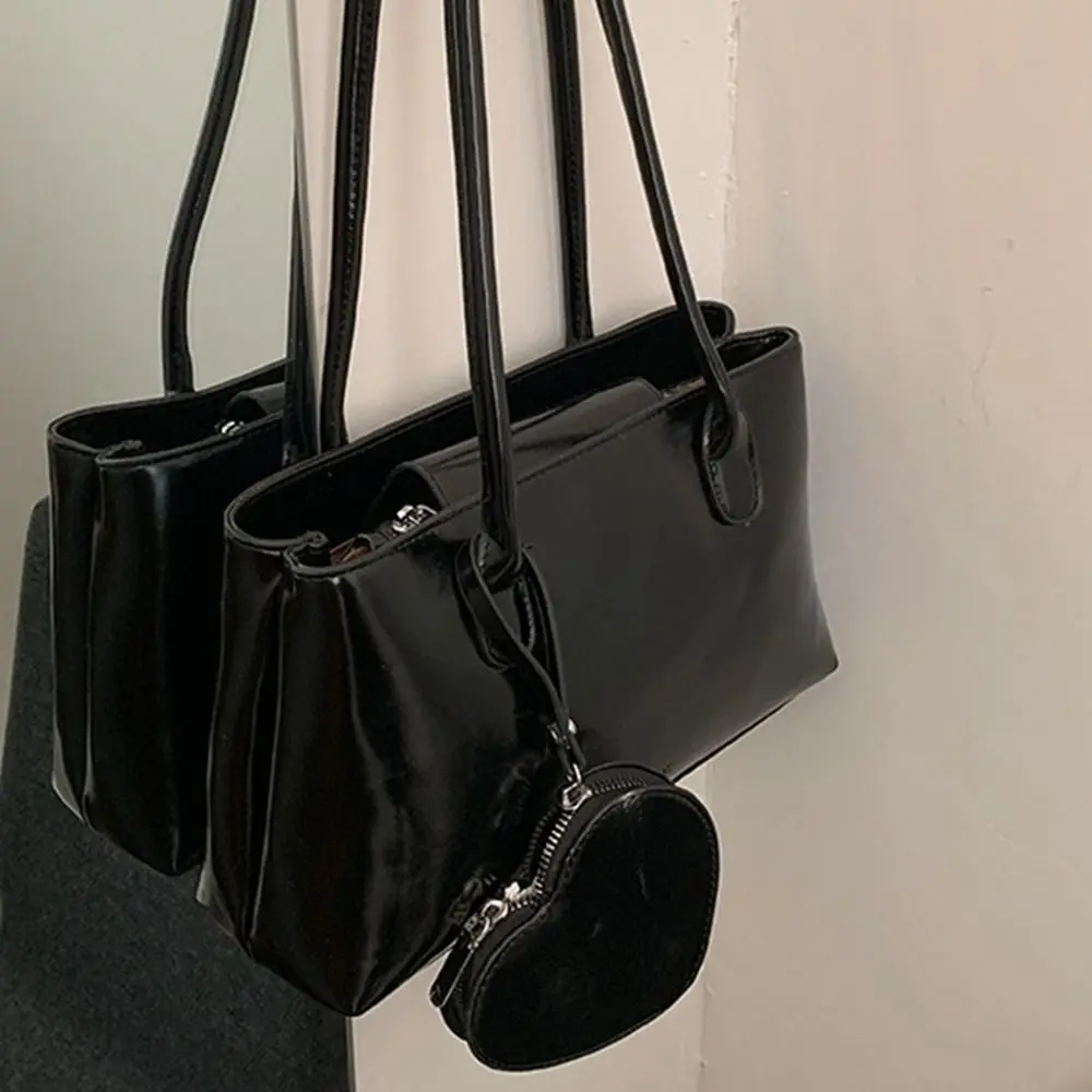 Korean Style Glossy Black Shoulder Bag PU Leather Handbag French Underarm Bag Zipper Solid Color Small Square Bag Office Worker
Korean Style Glossy Black Shoulder Bag PU Leather Handbag French Underarm Bag Zipper Solid Color Small Square Bag Office Worker