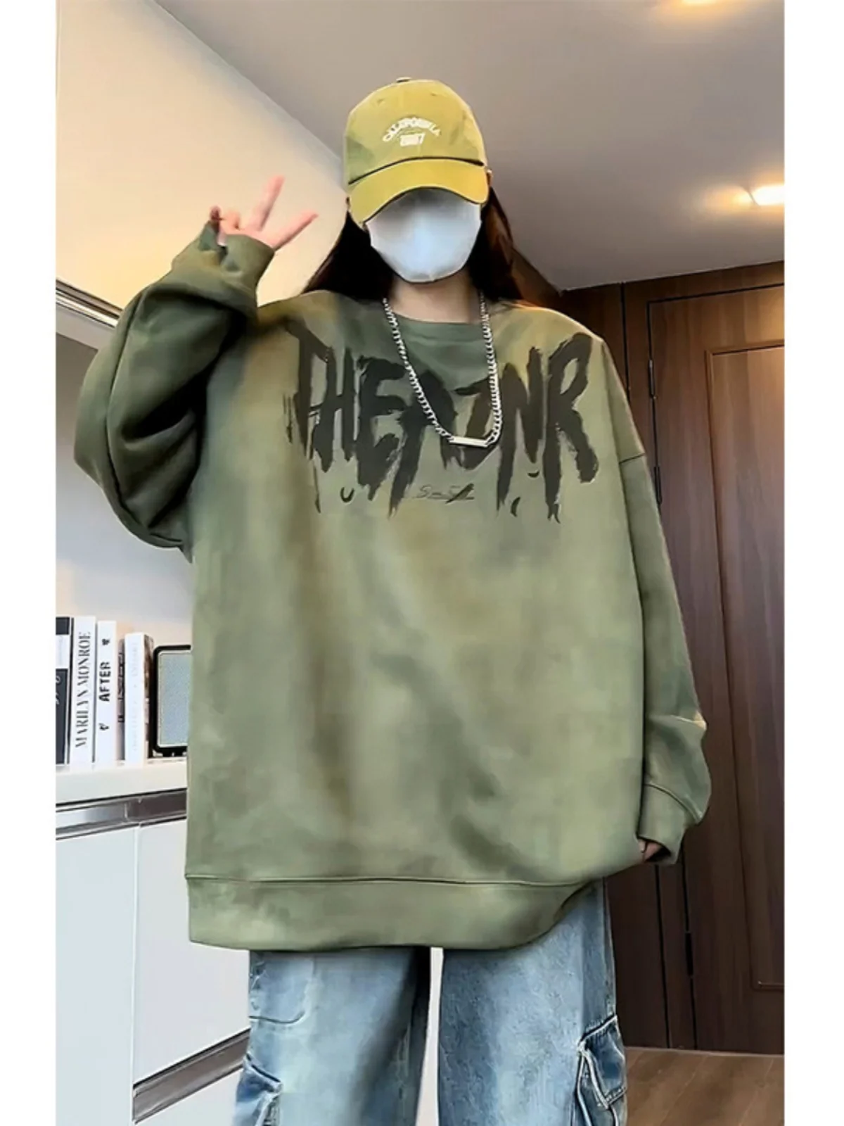 Мужской свитшот больших размеров с круглым вырезом, модный брендовый топ из замши и вельвета в американском стиле, осенне-зимняя верхняя одежда для пар
Мужской свитшот больших размеров с круглым вырезом, модный брендовый топ из замши и вельвета в американском стиле, осенне-зимняя верхняя одежда для пар