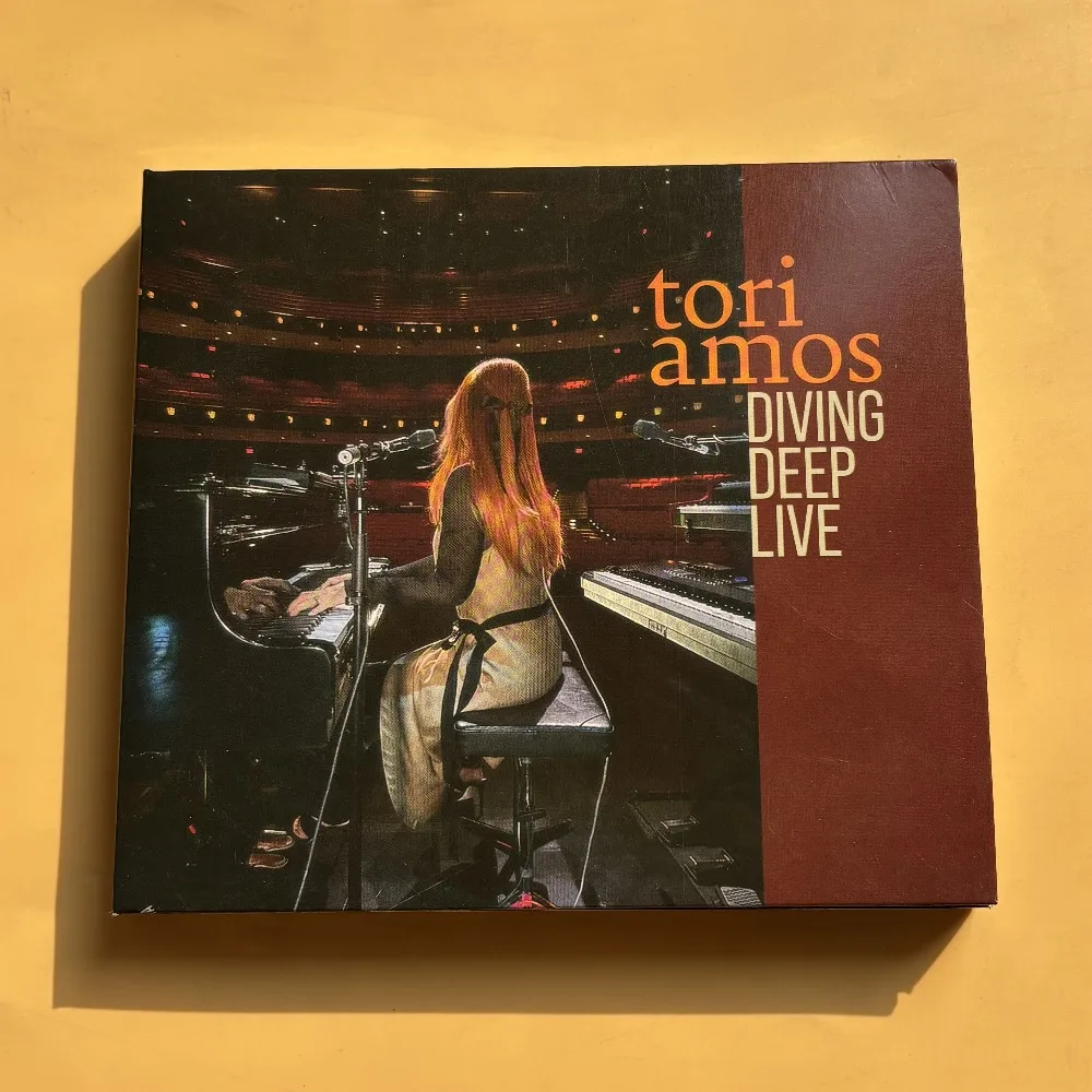 Альбом Тори Амос на компакт-диске | Дайвинг: глубоководные исследования в реальном времени | Записи живых концертов | Диск Hi-Fi с вокалом на фортепиано и интимным исполнением
Альбом Тори Амос на компакт-диске | Дайвинг: глубоководные исследования в реальном времени | Записи живых концертов | Диск Hi-Fi с вокалом на фортепиано и интимным исполнением