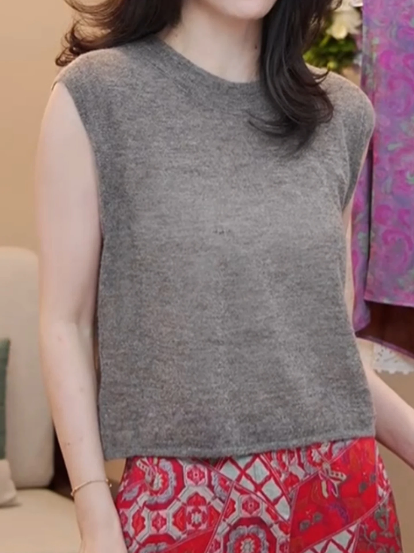 Summer Casual Knitted Vest Top Overlap Pure Color round Ne Lazy Sle Vintage Knitwear Faionable Comfortable Korean Loose...
Summer Casual Knitted Vest Top Overlap Pure Color round Ne Lazy Sle Vintage Knitwear Faionable Comfortable Korean Loose...