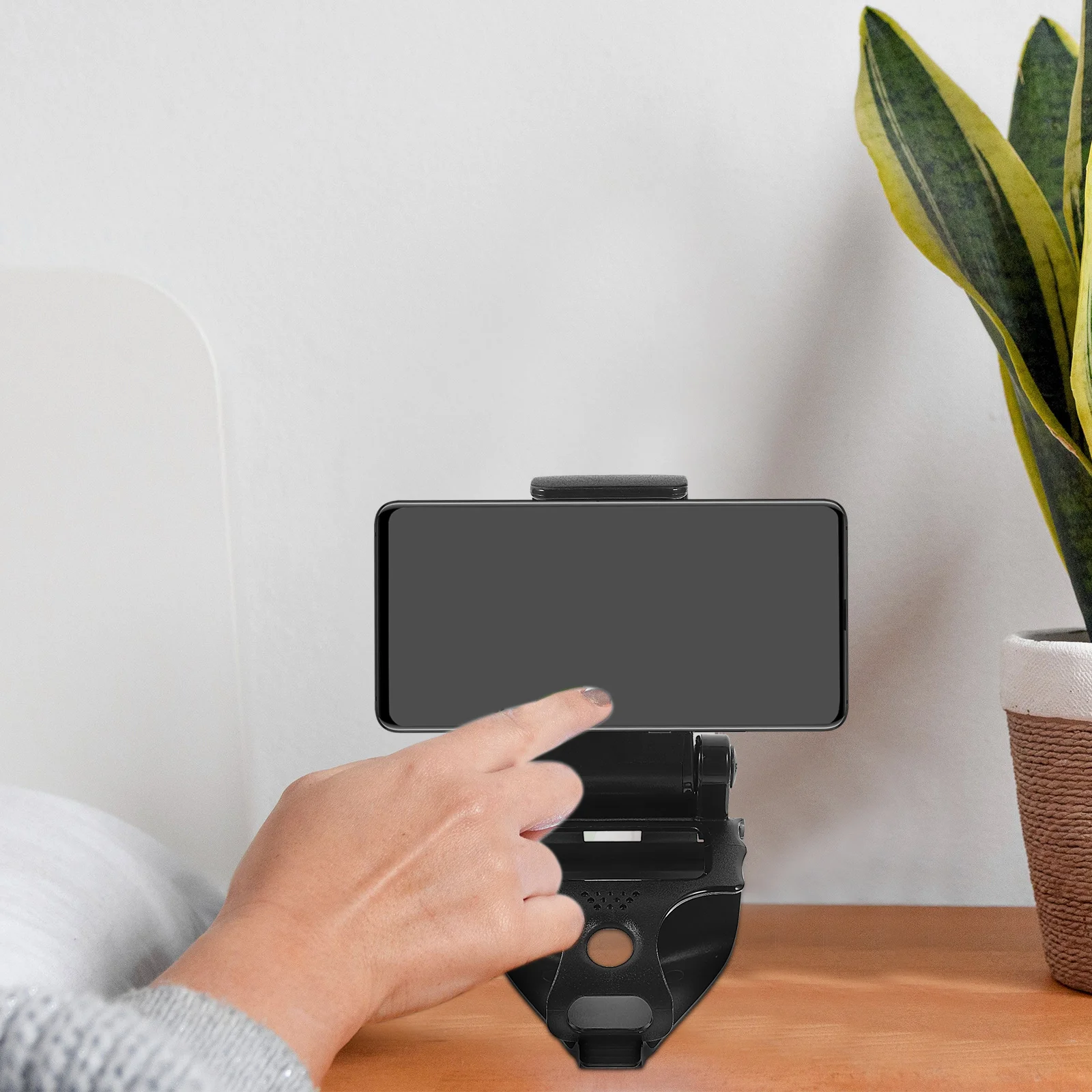 Game Controller Holder Telescopic Phone Clip Plastic Mobile Gaming Stand Portable Support Bracket Gamepad Organizer
Game Controller Holder Telescopic Phone Clip Plastic Mobile Gaming Stand Portable Support Bracket Gamepad Organizer