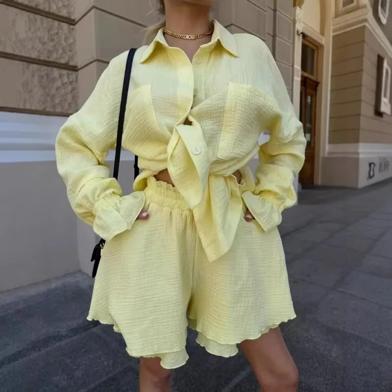 Tuularose Casual Shorts Suit Summer Ruffled Long-sleeved Shirt Pleated Lace Shorts Two-piece Women's New Commuter Shorts Suit.
Tuularose Casual Shorts Suit Summer Ruffled Long-sleeved Shirt Pleated Lace Shorts Two-piece Women's New Commuter Shorts Suit.