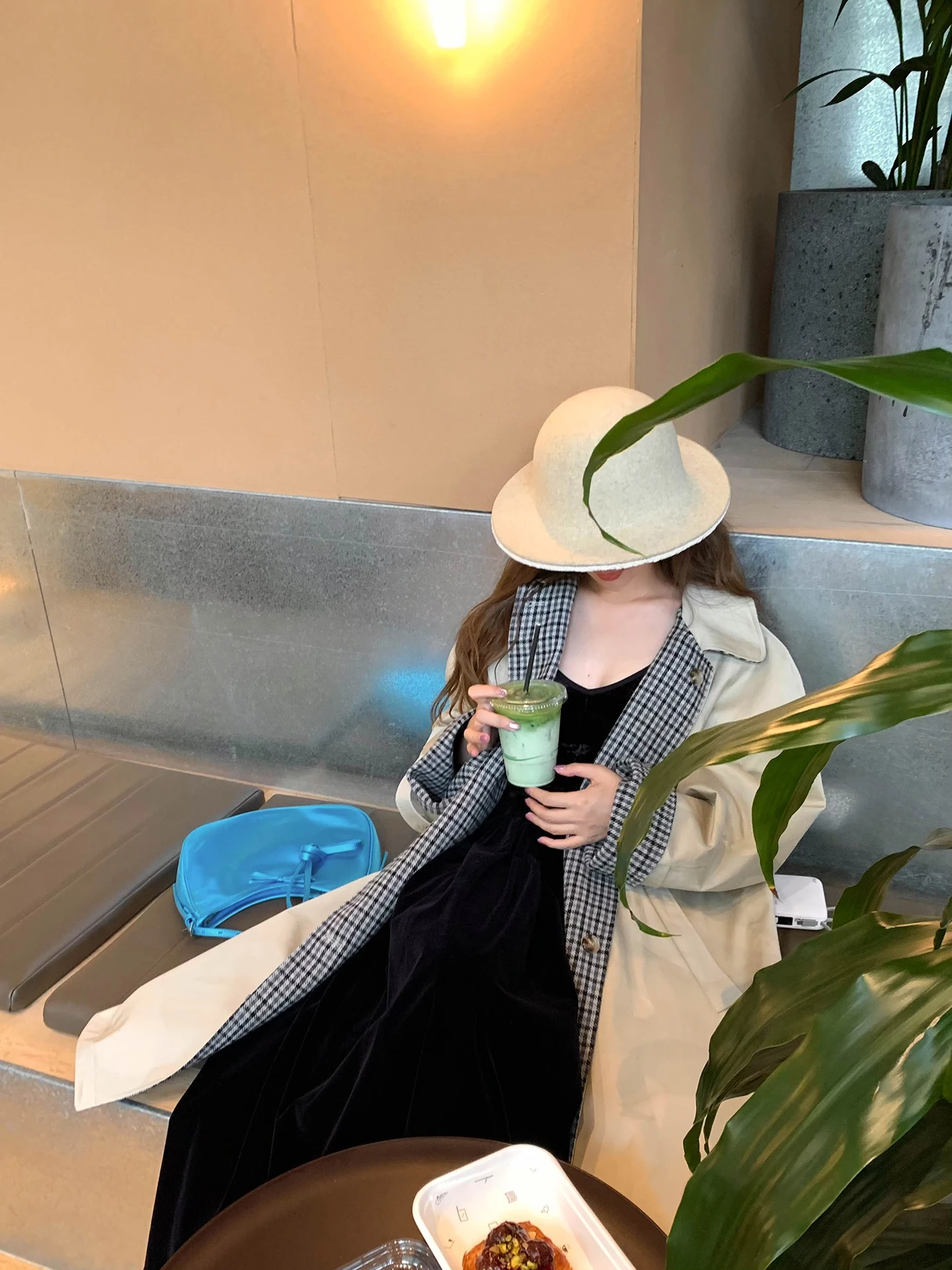 Faionable двусторонняя одежда, широкие брюки цвета хаки, повседневный комплект на осень-зиму, Новое поступление, женский комплект
Faionable двусторонняя одежда, широкие брюки цвета хаки, повседневный комплект на осень-зиму, Новое поступление, женский комплект