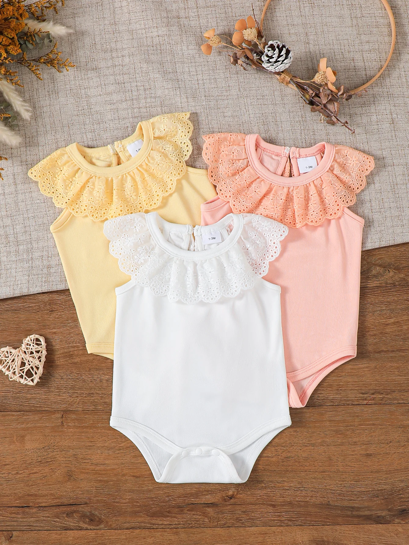 3PCS baby girl knitted pit stripe solid color sleeveless lace lace lace lapel triangle jumpsuit casual set
3PCS baby girl knitted pit stripe solid color sleeveless lace lace lace lapel triangle jumpsuit casual set