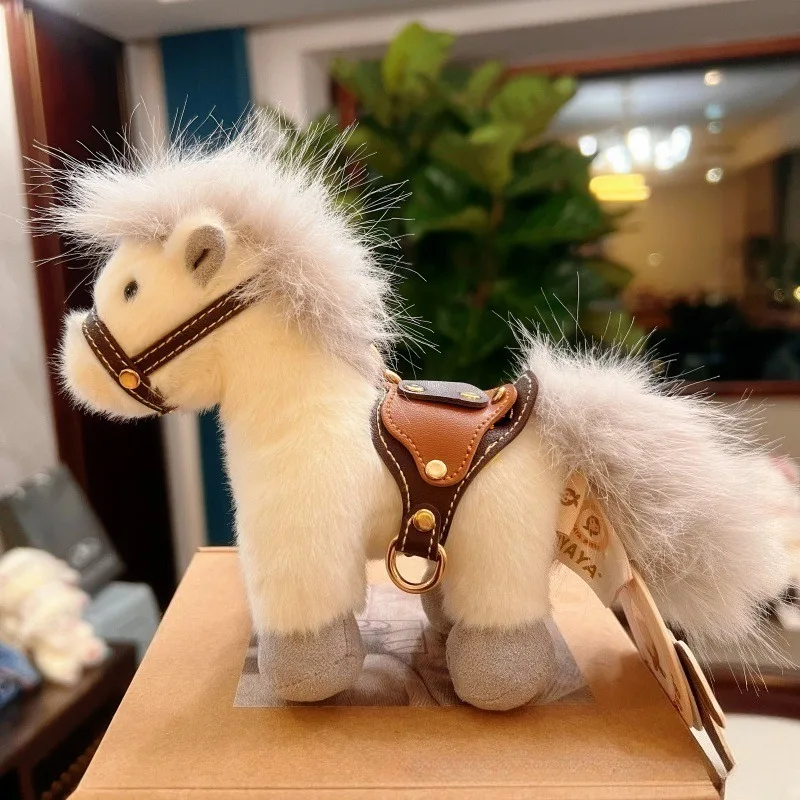 Cute Plush Horse Keychain Fluffy Stuffed Pony Bag Charm With Leather Strap Kawaii Western Style Accessory For Women Kids Gift
Cute Plush Horse Keychain Fluffy Stuffed Pony Bag Charm With Leather Strap Kawaii Western Style Accessory For Women Kids Gift
