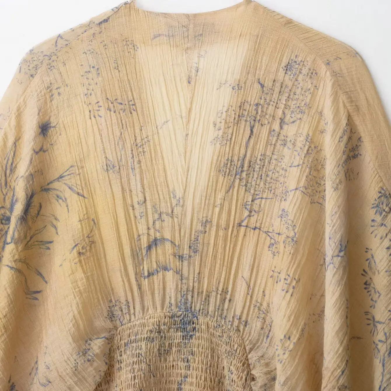 Topenomi Vintage Print Shirts Women 2025 Autumn New V Neck Loose Folds Slim Batwing Sleeve Tops Fashion Versatile Blouse Camisa
Topenomi Vintage Print Shirts Women 2025 Autumn New V Neck Loose Folds Slim Batwing Sleeve Tops Fashion Versatile Blouse Camisa