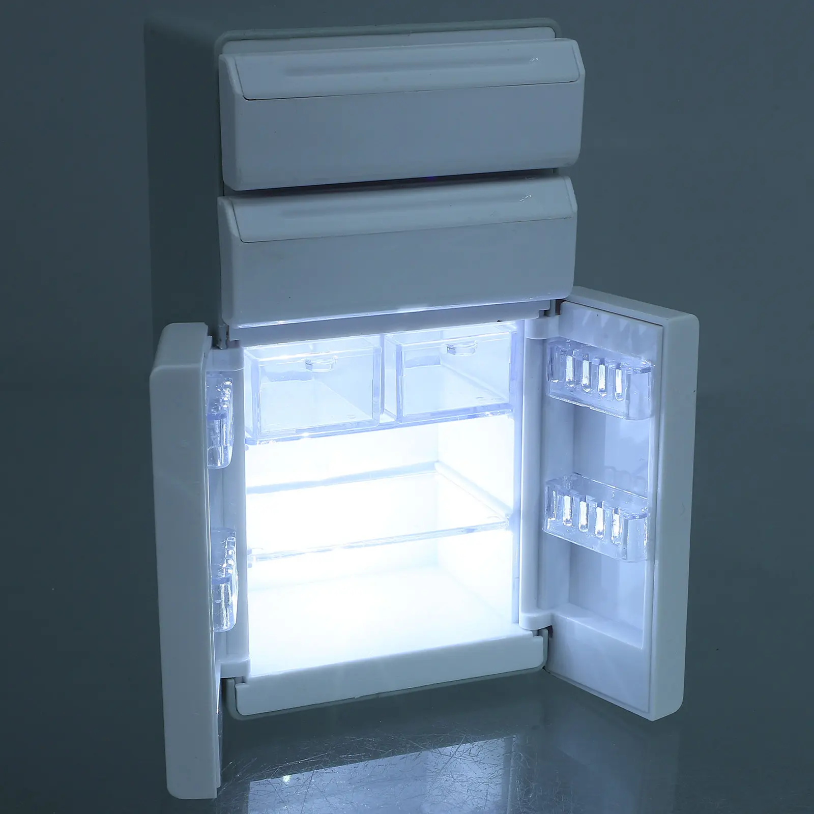 Миниатюрный холодильник в масштабе 1:12 со светодиодной подсветкой, встроенный LED-дисплей, декор для кукольного домика, аксессуар для детских игр и ролевых игр
Миниатюрный холодильник в масштабе 1:12 со светодиодной подсветкой, встроенный LED-дисплей, декор для кукольного домика, аксессуар для детских игр и ролевых игр