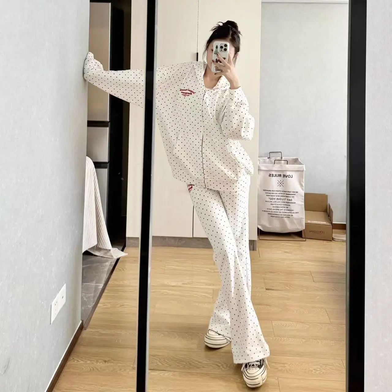Women's Spring Autumn Fleece Lined Hooded Zipper Sweatshirt Pants Polka Dot Two Piece Set Casual Sportswear Student Uniform
Women's Spring Autumn Fleece Lined Hooded Zipper Sweatshirt Pants Polka Dot Two Piece Set Casual Sportswear Student Uniform