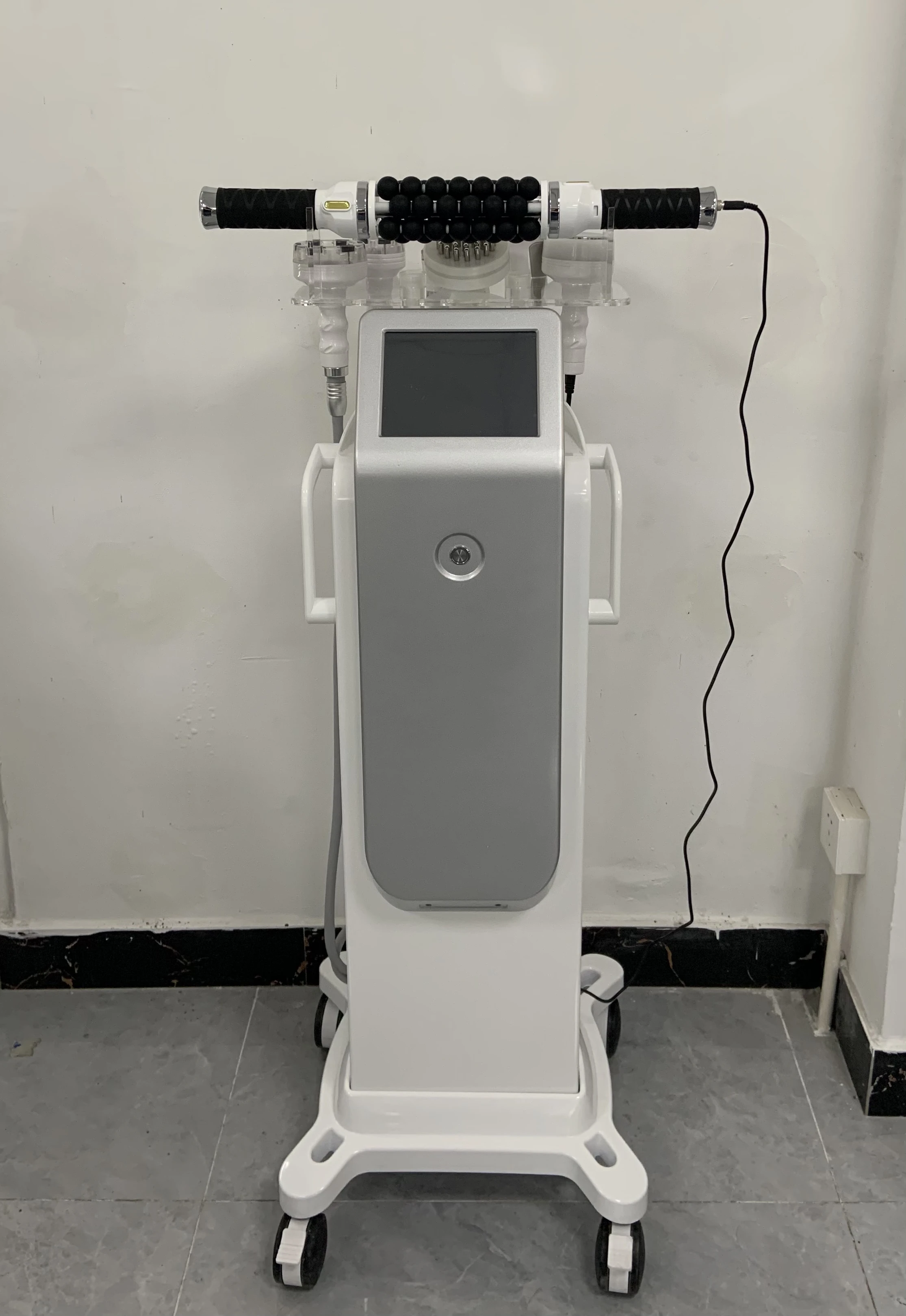 Вакуумный всасывающий роликовый шарик, лазерное оборудование для уменьшения жира, липосакция, кавитационная косметическая машина для похудения и косметического лечения
Вакуумный всасывающий роликовый шарик, лазерное оборудование для уменьшения жира, липосакция, кавитационная косметическая машина для похудения и косметического лечения