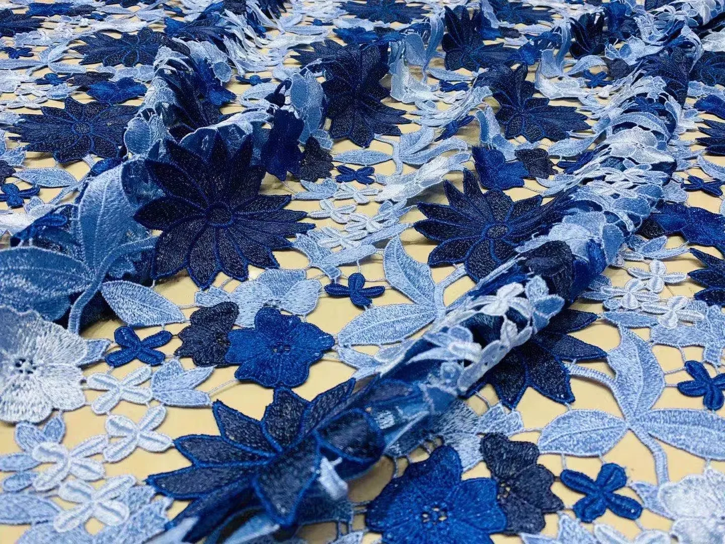 1yard 3D hollow water-soluble flower embroidery fabric Dress and wedding cheongsam fabric for patchwork
1yard 3D hollow water-soluble flower embroidery fabric Dress and wedding cheongsam fabric for patchwork