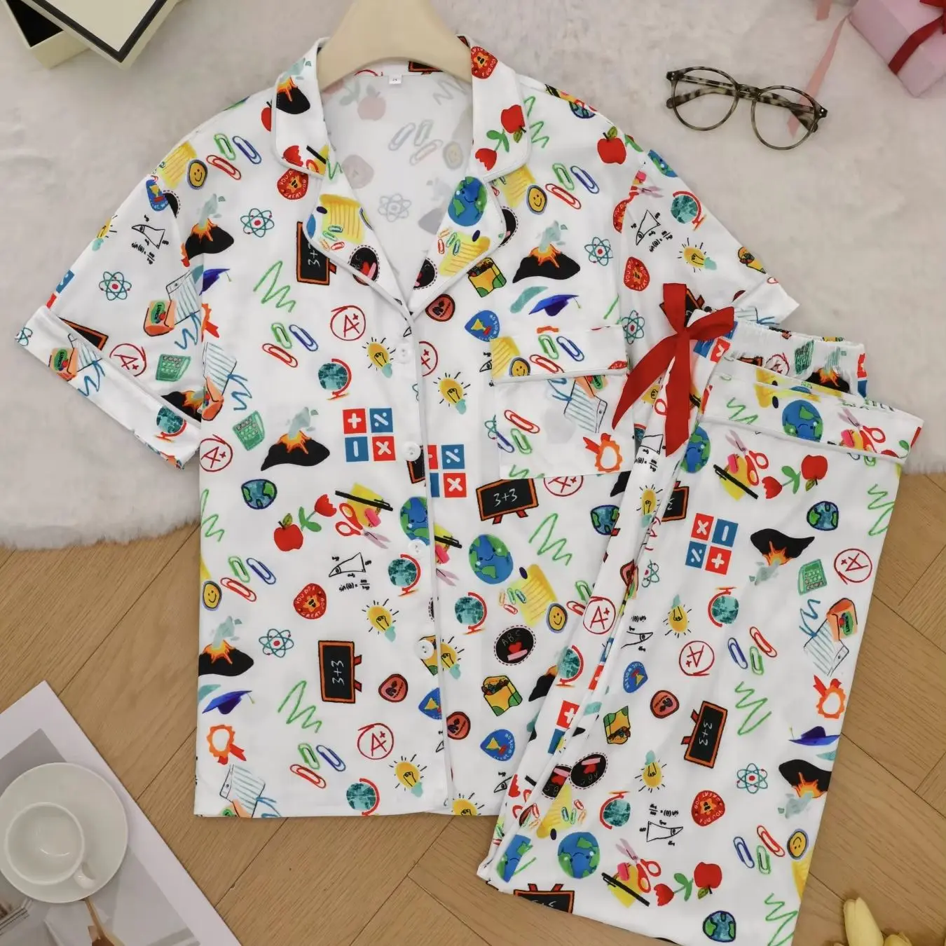 Christmas Print Pajamas Set Flannel Long Sleeve Shirt & Pants Home Wear Gift for Family
Christmas Print Pajamas Set Flannel Long Sleeve Shirt & Pants Home Wear Gift for Family