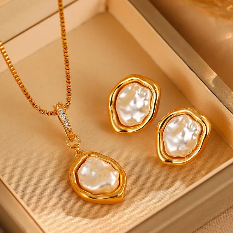 Новые серьги из неправильной формы пресноводного жемчуга, персонализированный дизайн, колье, нишевая высококачественная легкая роскошь, изысканные модные украшения
Новые серьги из неправильной формы пресноводного жемчуга, персонализированный дизайн, колье, нишевая высококачественная легкая роскошь, изысканные модные украшения