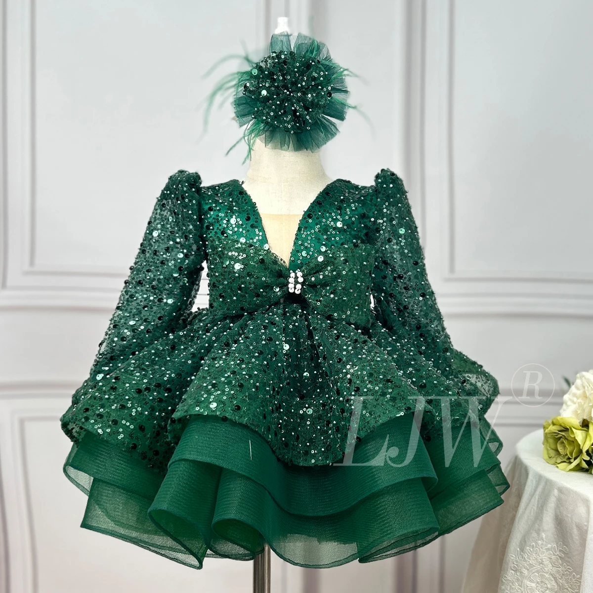 Baby birthday dress 1-12 years old new bow V-neck long-sleeved princess dress carnival host catwalk wedding flower girl dress
Baby birthday dress 1-12 years old new bow V-neck long-sleeved princess dress carnival host catwalk wedding flower girl dress