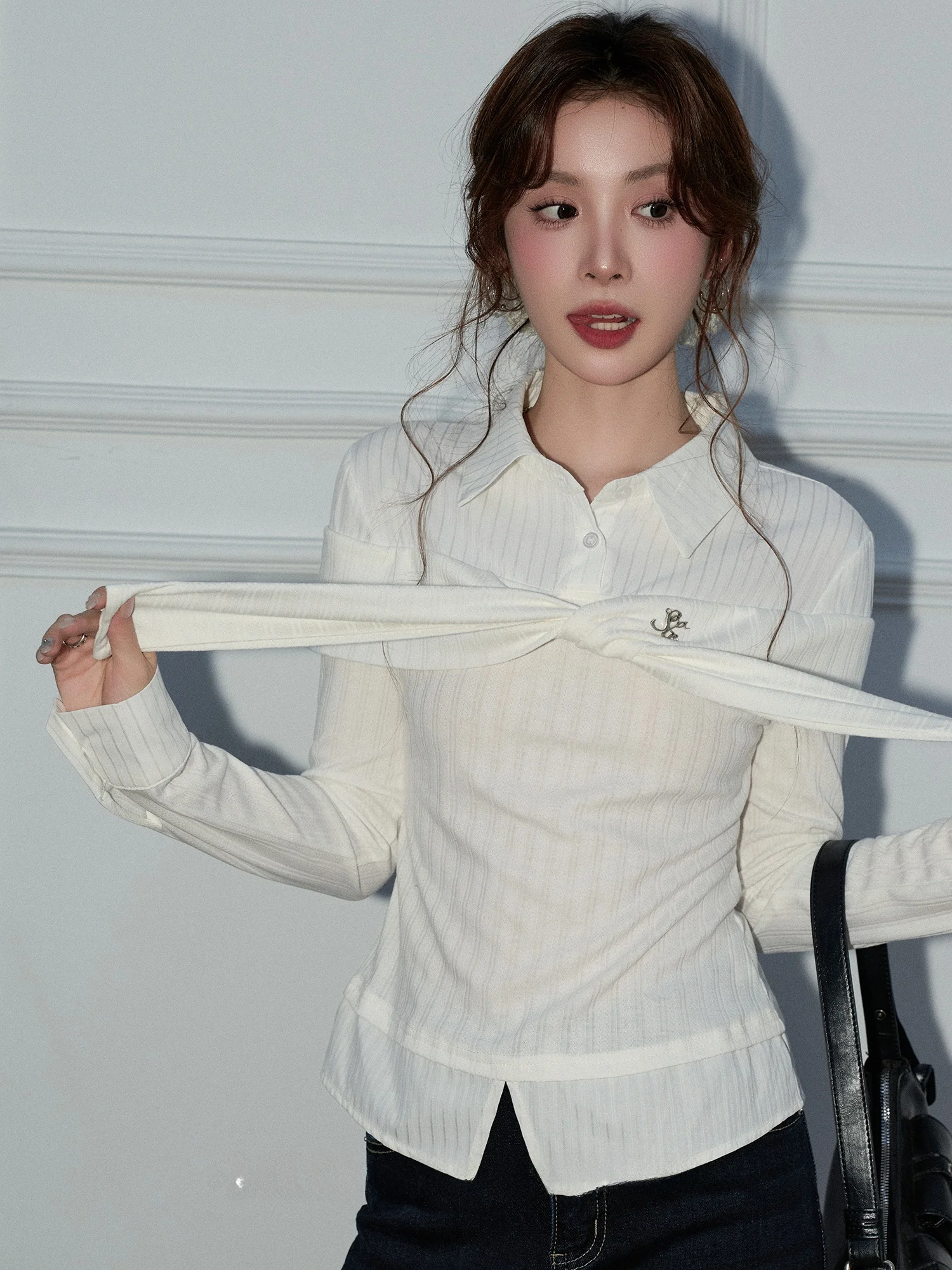 Academy Sle Women's Ne Twist irt Long Sve Spring Design Sensation Boting Top Faionable Slim Fit Base Layer
Academy Sle Women's Ne Twist irt Long Sve Spring Design Sensation Boting Top Faionable Slim Fit Base Layer