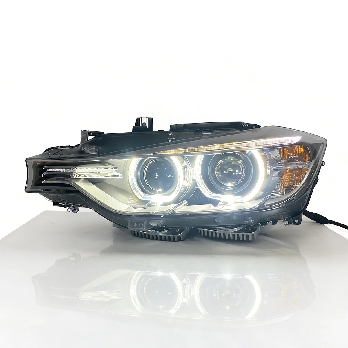 LED Headlight Assembly For BMW 3 Series F30 2012-2019 Plug And Play DRL Headlamp Replacement
LED Headlight Assembly For BMW 3 Series F30 2012-2019 Plug And Play DRL Headlamp Replacement