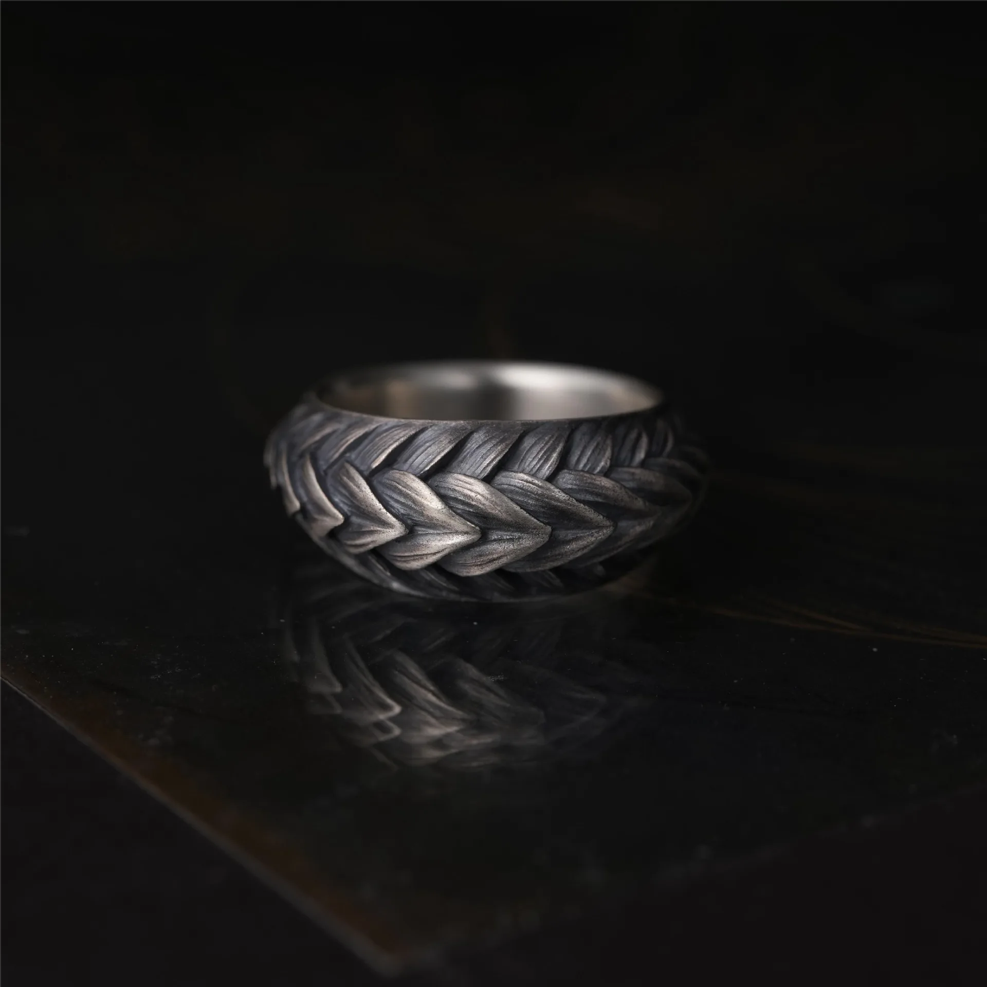 Chiba Taiyin Red Chain Ring Original Design Handmade, Small, Vintage, Personalized, Trendy Open Mouth Ring
Chiba Taiyin Red Chain Ring Original Design Handmade, Small, Vintage, Personalized, Trendy Open Mouth Ring