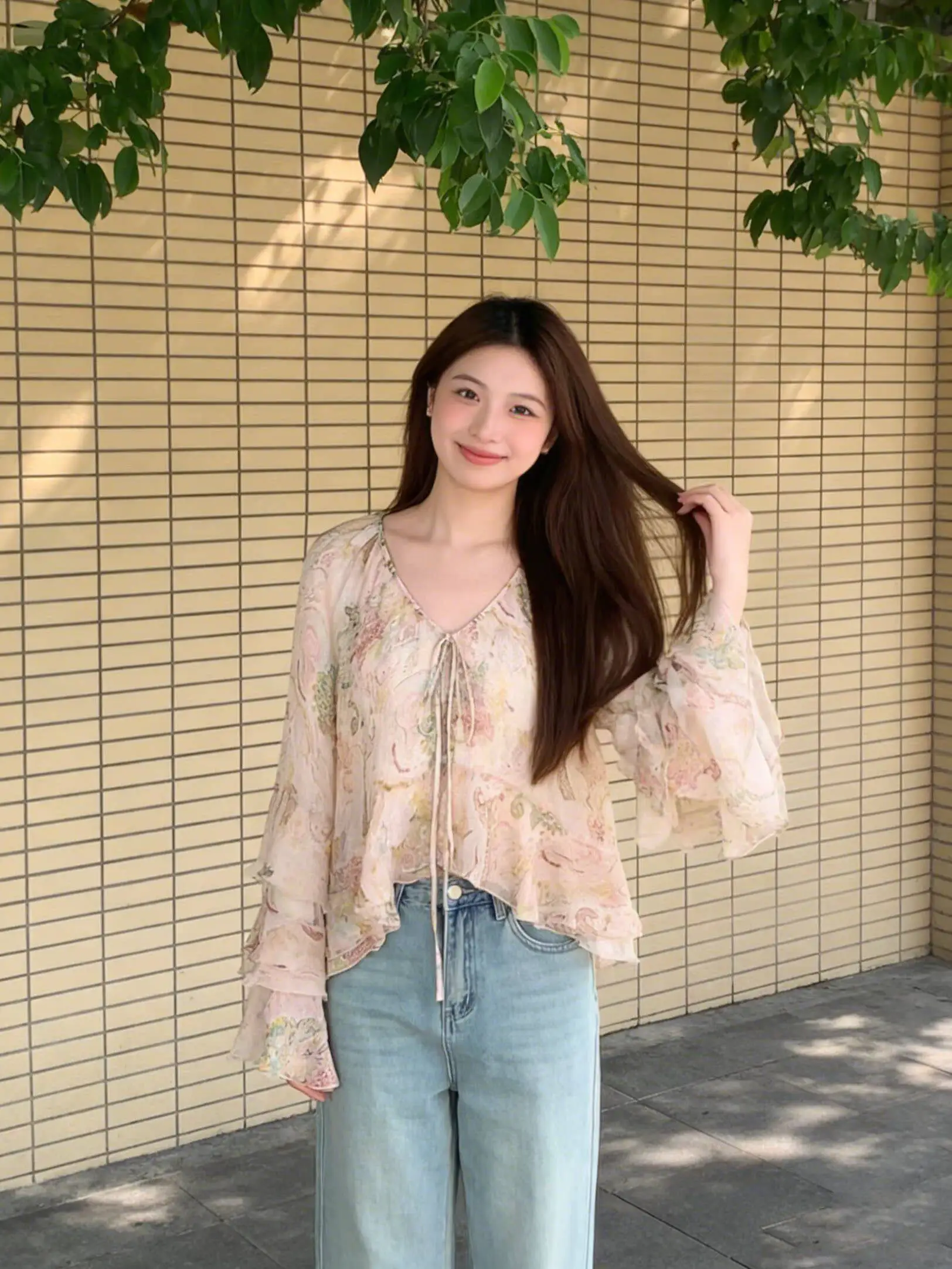 Early Spring Long Sleeve Women's Shirt Floral Print Romantic Style Casual V-neck Feminine Sun Protection Small Top
Early Spring Long Sleeve Women's Shirt Floral Print Romantic Style Casual V-neck Feminine Sun Protection Small Top