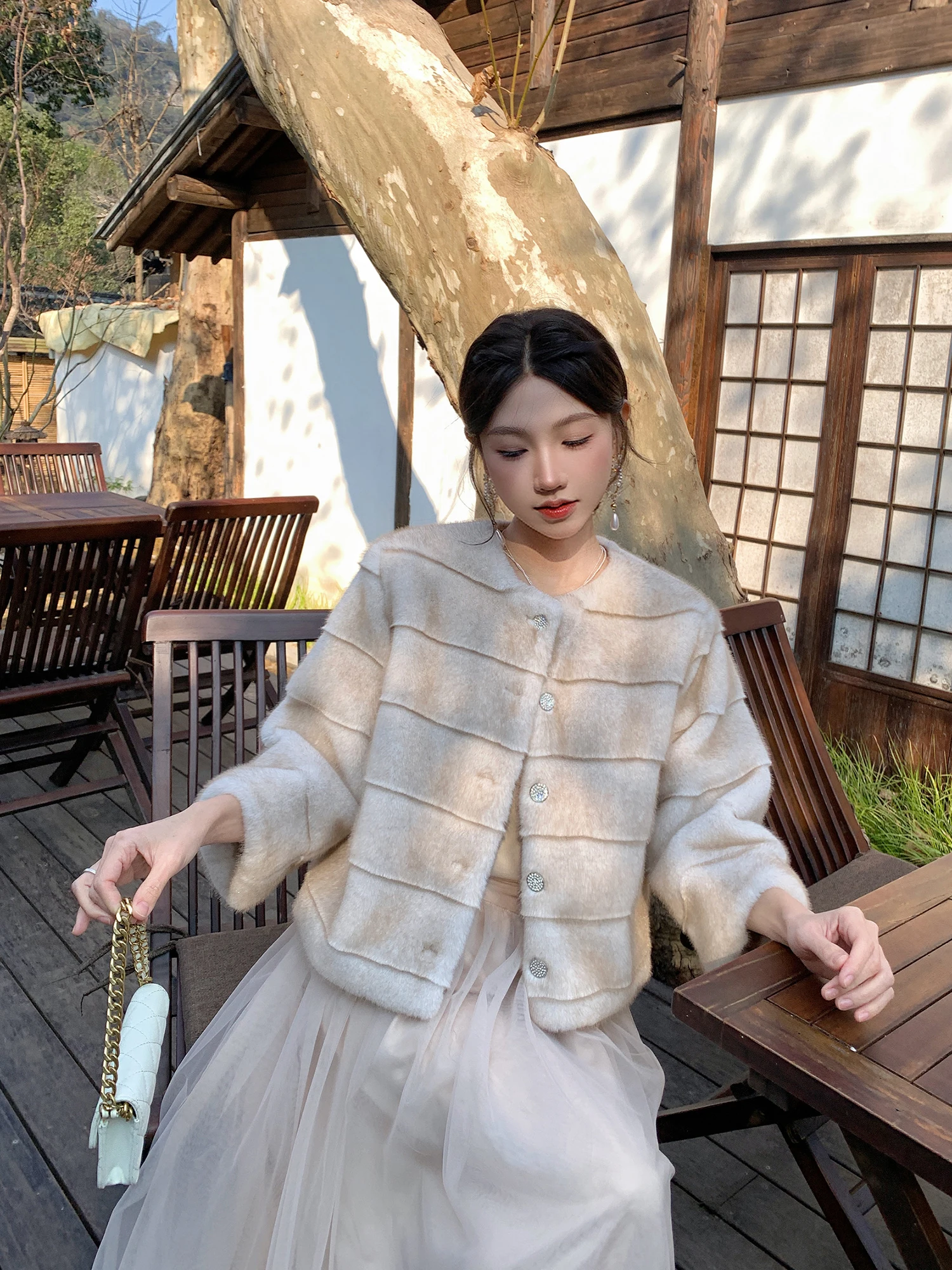 Gogogo Home Зима 2025 Модная женская кофта с круглым вырезом, полосатая, универсальная верхняя одежда в корейском стиле для повседневной носки
Gogogo Home Зима 2025 Модная женская кофта с круглым вырезом, полосатая, универсальная верхняя одежда в корейском стиле для повседневной носки